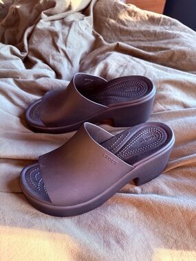 Crocs Women’s Brooklyn Slide Sandal - Black